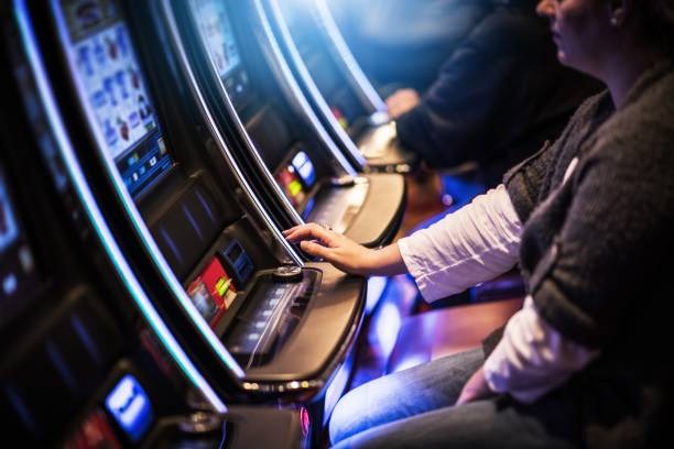 Live dealer table streaming from Microgaming studio on alfamart platform